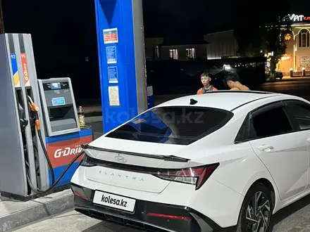Hyundai Elantra 2024 года за 8 200 000 тг. в Шымкент – фото 3