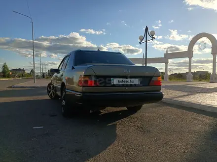 Mercedes-Benz E 300 1988 года за 1 200 000 тг. в Астана – фото 11