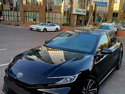 Toyota Camry 2024 года за 16 200 000 тг. в Алматы