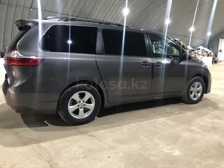 Toyota Sienna 2015 года за 12 800 000 тг. в Атырау – фото 15