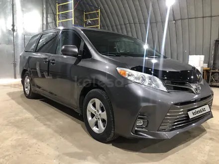 Toyota Sienna 2015 года за 12 800 000 тг. в Атырау – фото 14