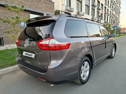 Toyota Sienna 2015 года за 12 800 000 тг. в Атырау – фото 24