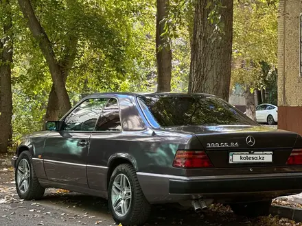 Mercedes-Benz E 320 1990 года за 2 900 000 тг. в Астана – фото 5