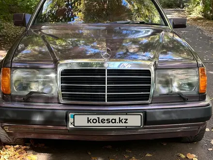 Mercedes-Benz E 320 1990 года за 2 900 000 тг. в Астана – фото 8