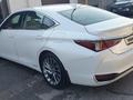 Lexus ES 300h 2019 годаүшін19 900 000 тг. в Шымкент – фото 4