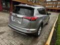 Toyota RAV4 2018 года за 8 700 000 тг. в Актобе – фото 4