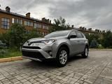 Toyota RAV4 2018 года за 8 700 000 тг. в Актобе