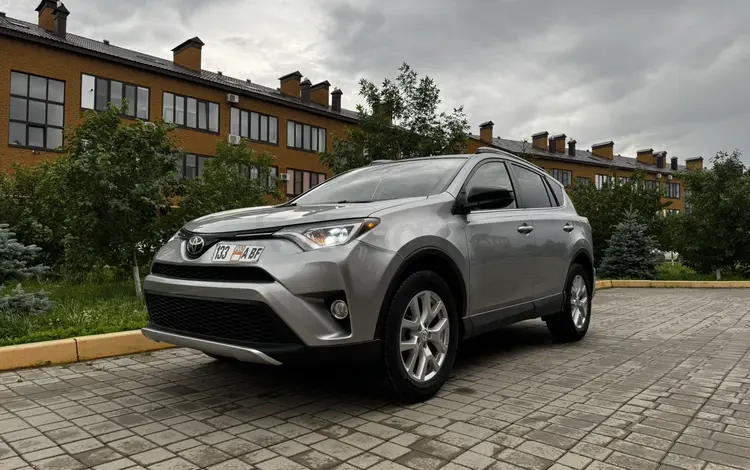 Toyota RAV4 2018 года за 8 700 000 тг. в Актобе