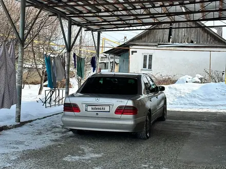 Mercedes-Benz E 320 2001 года за 5 500 000 тг. в Талгар – фото 5