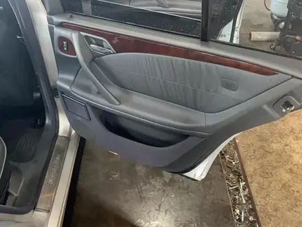 Крыло Mercedes-Benz W203 за 25 000 тг. в Шымкент – фото 18