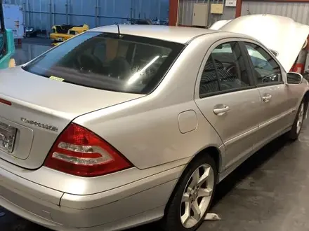 Крыло Mercedes-Benz W203 за 25 000 тг. в Шымкент – фото 4