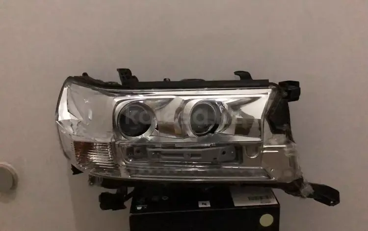 Фара правая Toyota Land Cruiser 200 ledүшін300 000 тг. в Астана