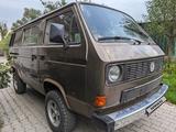 Volkswagen Caravelle 1988 года за 2 700 000 тг. в Алматы