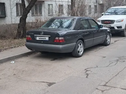 Mercedes-Benz E 320 1995 года за 3 500 000 тг. в Шымкент – фото 13