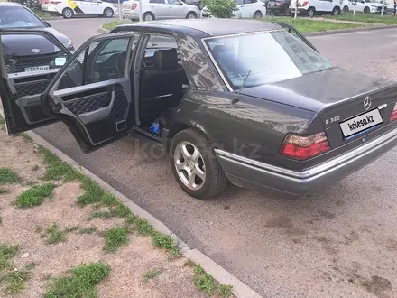 Mercedes-Benz E 320 1995 года за 3 500 000 тг. в Шымкент – фото 17