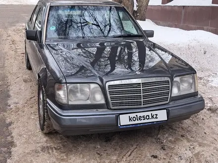 Mercedes-Benz E 320 1995 года за 3 500 000 тг. в Шымкент – фото 3