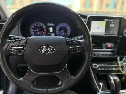 Hyundai Grandeur 2017 года за 11 500 000 тг. в Алматы – фото 13