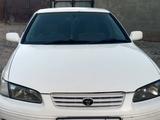 Toyota Camry 1998 годаүшін2 300 000 тг. в Чунджа – фото 2