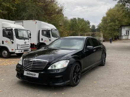 Mercedes-Benz S 65 AMG 2006 года за 9 700 000 тг. в Алматы – фото 2