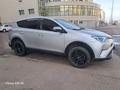 Toyota RAV4 2015 годаүшін10 300 000 тг. в Астана – фото 2