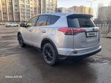 Toyota RAV4 2015 годаүшін10 300 000 тг. в Астана – фото 5