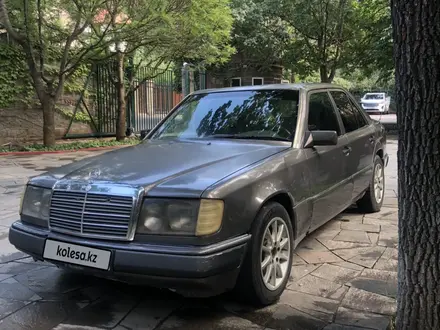 Mercedes-Benz E 230 1992 года за 1 000 000 тг. в Алматы – фото 3