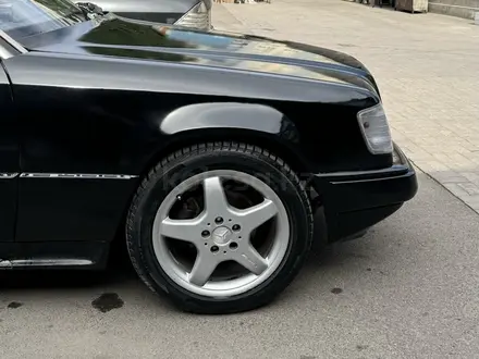 Mercedes-Benz E 320 1994 года за 1 800 000 тг. в Алматы – фото 3