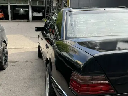 Mercedes-Benz E 320 1994 года за 1 800 000 тг. в Алматы – фото 5