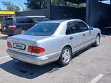 Mercedes-Benz E 230 1996 года за 1 600 000 тг. в Сарыкемер – фото 2