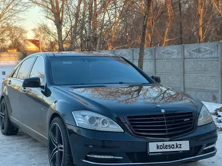 Mercedes-Benz S 500 2006 года за 8 000 000 тг. в Павлодар