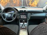 Mercedes-Benz C 180 2002 годаүшін5 100 000 тг. в Кокшетау – фото 4