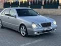 Mercedes-Benz E 320 2000 года за 4 500 000 тг. в Караганда – фото 4