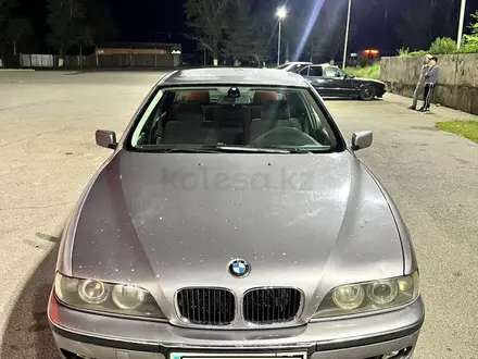 BMW 520 1997 годаүшін2 400 000 тг. в Алматы
