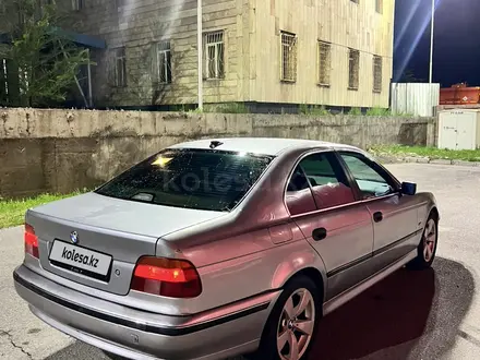 BMW 520 1997 года за 2 400 000 тг. в Алматы – фото 4