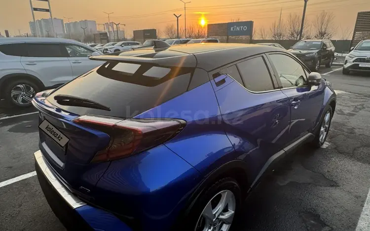 Toyota C-HR 2019 годаfor7 690 000 тг. в Алматы