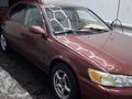 Toyota Camry 2000 года за 2 800 000 тг. в Актобе – фото 2