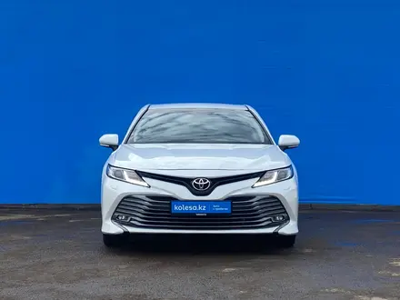 Toyota Camry 2019 года за 12 200 000 тг. в Алматы – фото 2