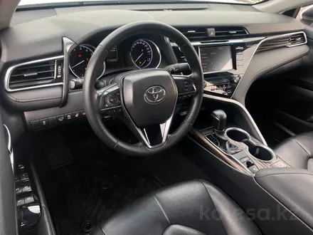 Toyota Camry 2019 года за 12 200 000 тг. в Алматы – фото 8