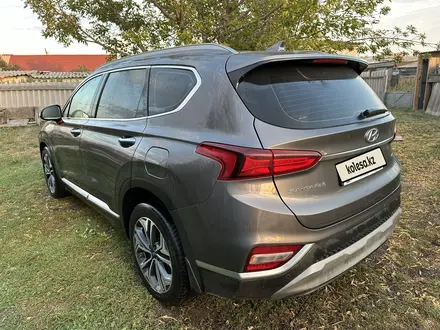 Hyundai Santa Fe 2019 года за 14 600 000 тг. в Уральск – фото 2