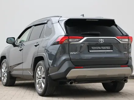 Toyota RAV4 Luxe+ 2023 года за 17 870 000 тг. в Астана – фото 2