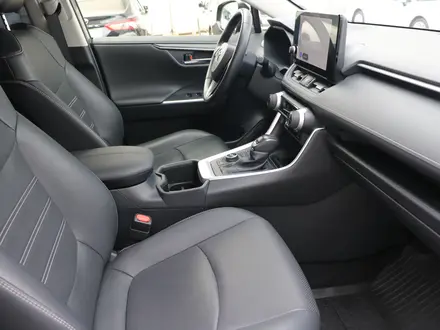 Toyota RAV4 Luxe+ 2023 года за 17 870 000 тг. в Астана – фото 6