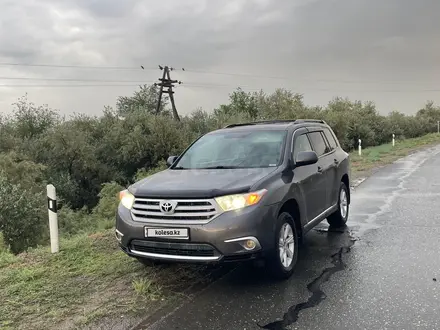 Toyota Highlander 2011 года за 8 000 000 тг. в Атырау – фото 7