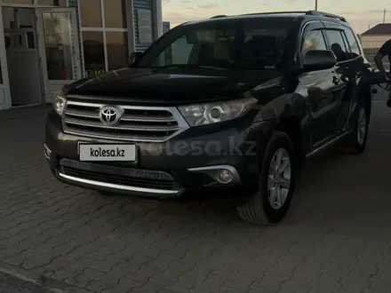 Toyota Highlander 2011 года за 8 000 000 тг. в Атырау
