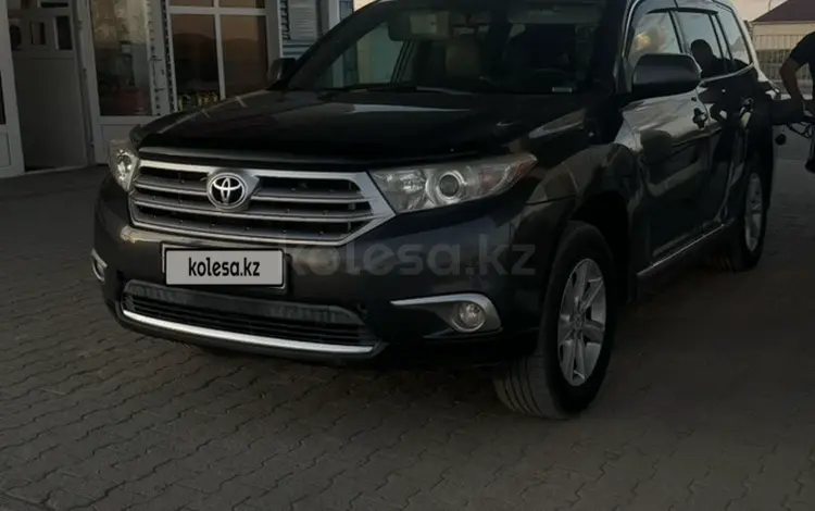 Toyota Highlander 2011 года за 8 000 000 тг. в Атырау
