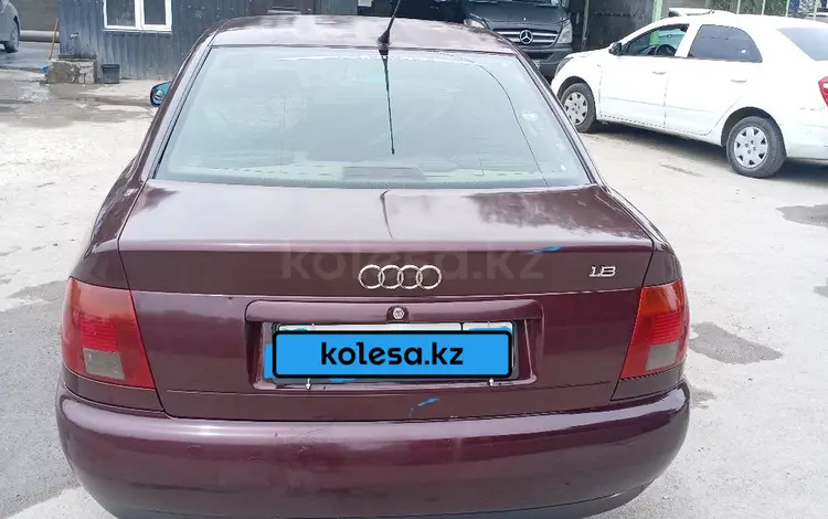 Audi A4 1997 годаfor2 000 000 тг. в Алматы