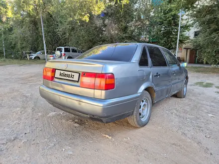 Volkswagen Passat 1994 года за 2 000 000 тг. в Уральск – фото 5