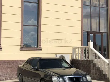 Mercedes-Benz E 320 2000 года за 4 250 000 тг. в Жанаозен – фото 8