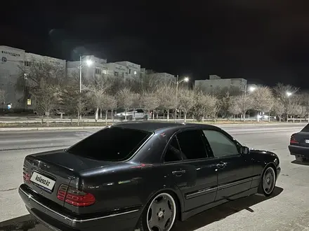 Mercedes-Benz E 320 2000 года за 4 250 000 тг. в Жанаозен – фото 10