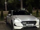 Hyundai Sonata 2022 года за 11 800 000 тг. в Алматы