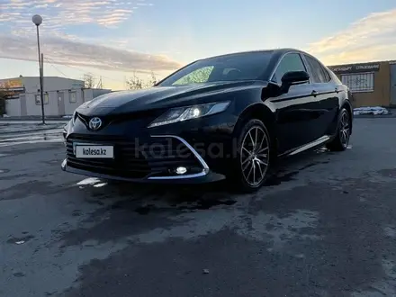 Toyota Camry 2023 года за 16 500 000 тг. в Костанай